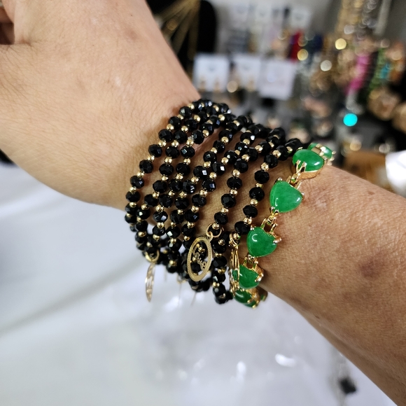 Set of 7 Black Crystal Bead Stretch Bracelet with Charm New - Picture 7 of 9